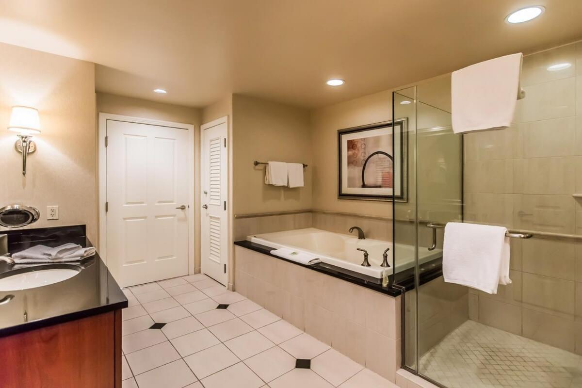 Stunning 1 Bedroom Mgm Signature W Balcony 30814 Holiday home